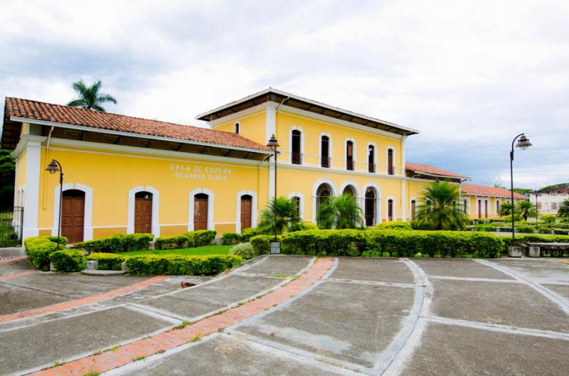 Antigua Estacion del Ferrocarril, Guadalajara de B...