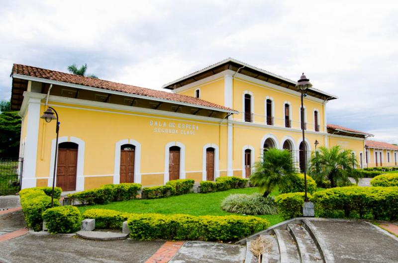 Antigua Estacion del Ferrocarril, Guadalajara de B...