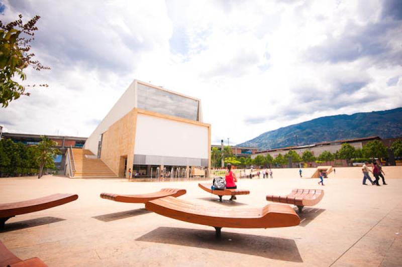 Planetario de Medellin Jesus Emilio Ramirez, Parqu...