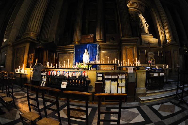 Iglesia de la Madeleine, Paris, Francia, Europa Oc...