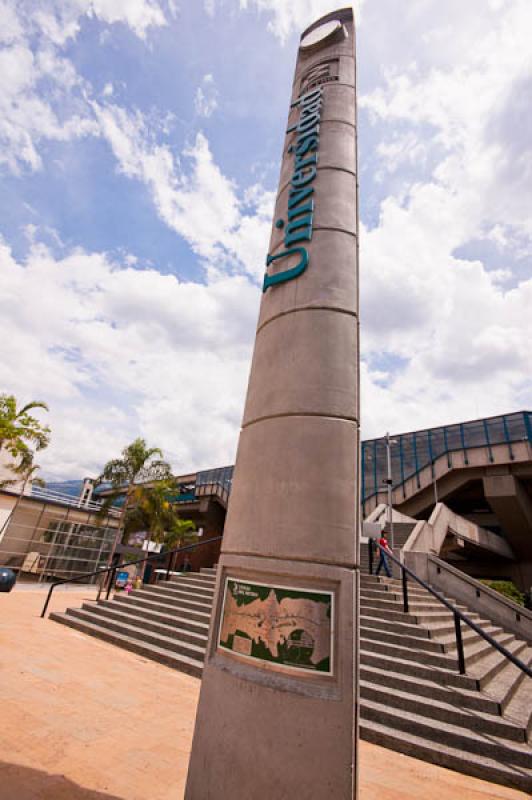 Estacion Universidad, Parque de Los Deseos, Medell...