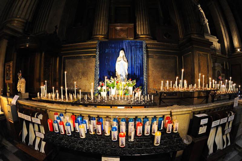 Iglesia de la Madeleine, Paris, Francia, Europa Oc...