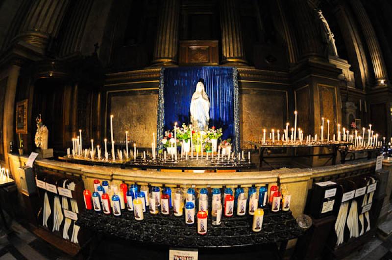 Iglesia de la Madeleine, Paris, Francia, Europa Oc...