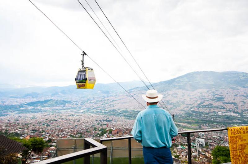 Metrocable, Barrio Santo Domingo, Medellin, Antioq...