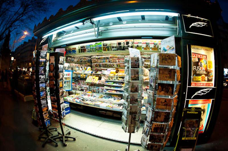 Kiosco de Prensa, Paris, Francia, Europa Occidenta...