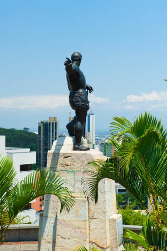 Estatua de Sebastian de Belalcazar, Cali, Santiago...