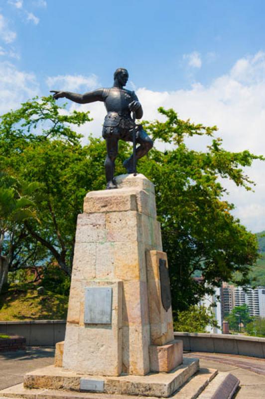 Estatua de Sebastian de Belalcazar, Cali, Santiago...