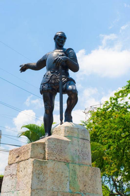 Estatua de Sebastian de Belalcazar, Cali, Santiago...