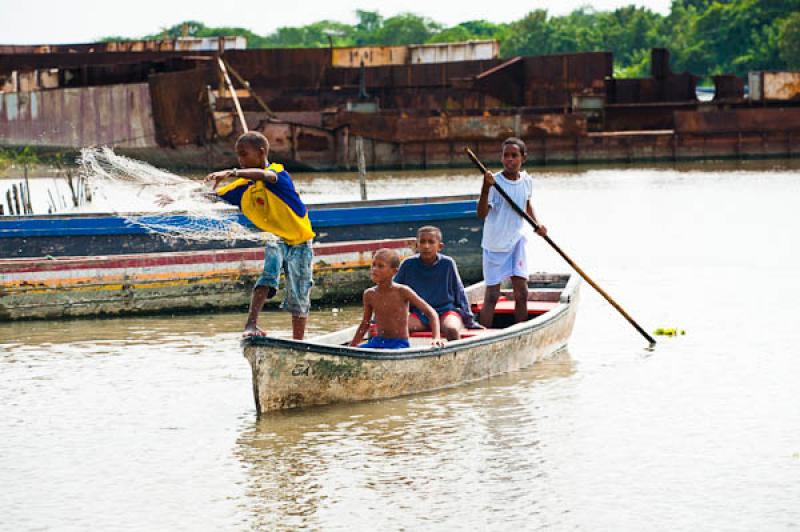 Niños Pescando