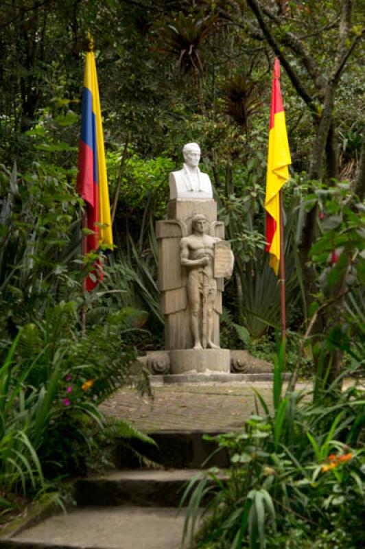 Plaza de Banderas, Casa Museo Quinta de Bolivar, B...