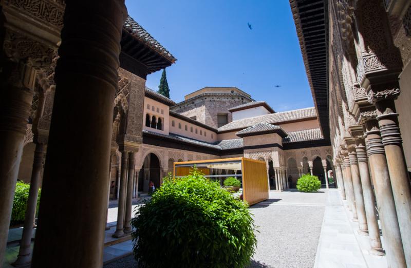 Patio de los Leones, Palacios Nazaries, Alhambra, ...