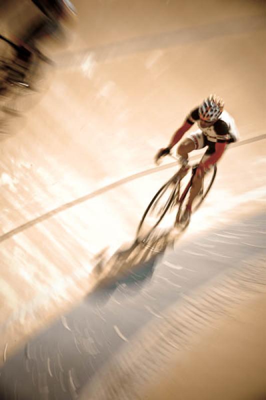 Ciclista en el Velodromo, Medellin, Antioquia, Col...