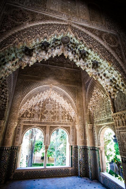 Detalle Arquitectonico del Palacio de Carlos V, Gr...