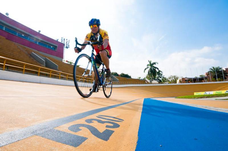 Ciclista en el Velodromo, Medellin, Antioquia, Col...