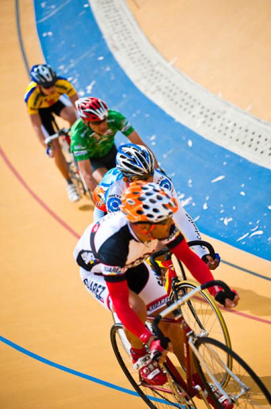 Ciclistas en el Velodromo, Medellin, Antioquia, Co...