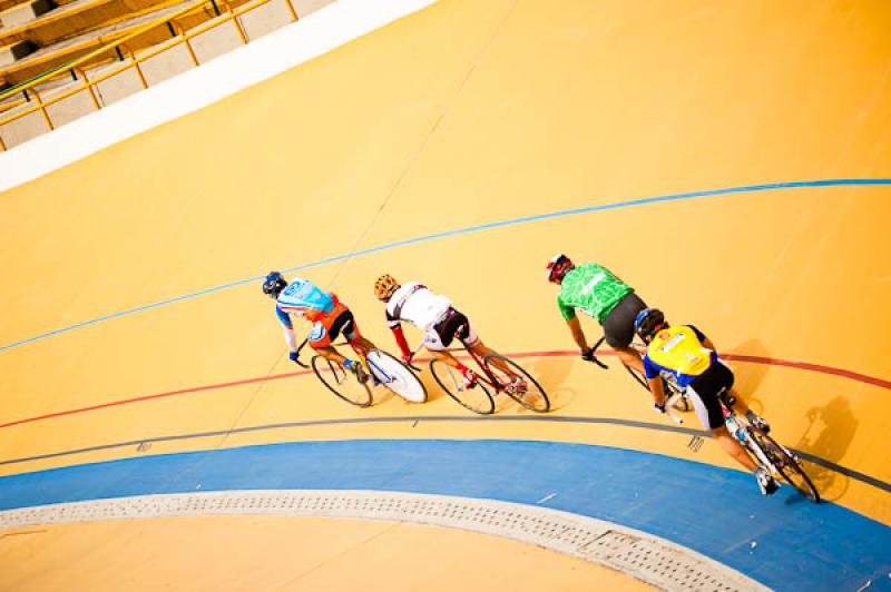 Ciclistas en el Velodromo, Medellin, Antioquia, Co...