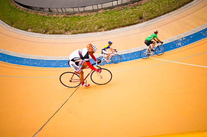 Ciclistas en el Velodromo, Medellin, Antioquia, Co...