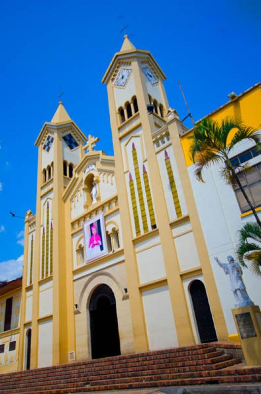 Catedral de Nuestra Señora del Carmen, Villavicen...