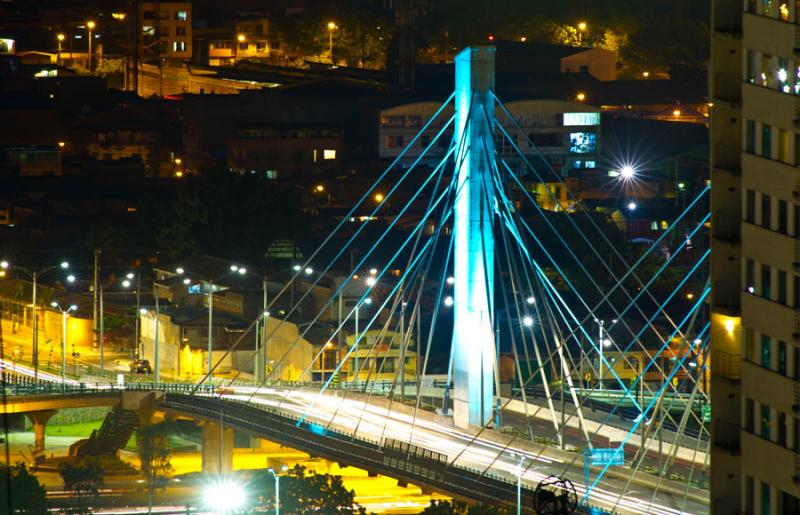 Puente de la Calle 4 Sur, Medellin, Antioquia, Col...