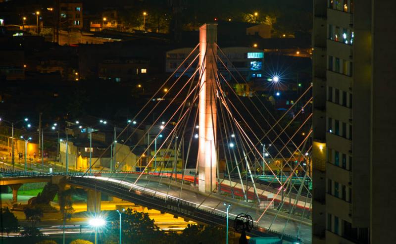 Puente de la Calle 4 Sur, Medellin, Antioquia, Col...