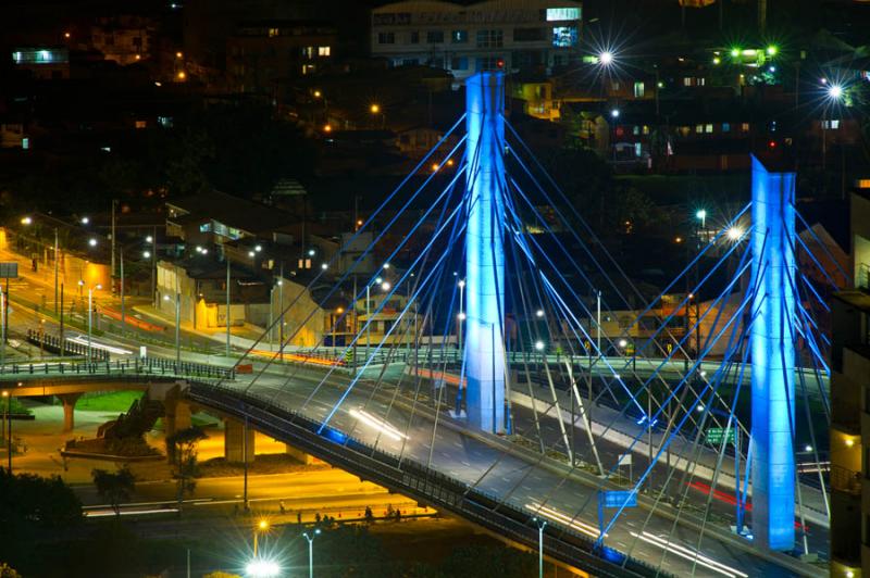 Puente de la Calle 4 Sur, Medellin, Antioquia, Col...