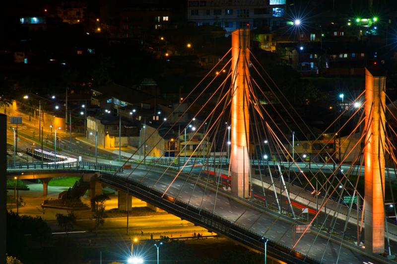 Puente de la Calle 4 Sur, Medellin, Antioquia, Col...