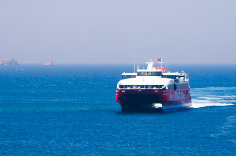 Crucero en Mikonos, Paros, Grecia, Europa Occident...