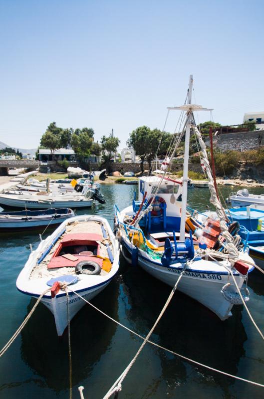 Barcos en Parikia, Paros, Grecia, Europa Occidenta...