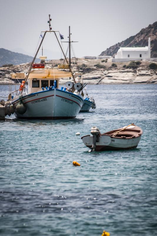 Embarcaciones en el Mar Mediterraneo, Sifnos, Isla...