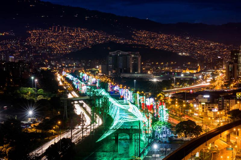 Alumbrados en el Rio Medellin, Medellin, Antioquia...