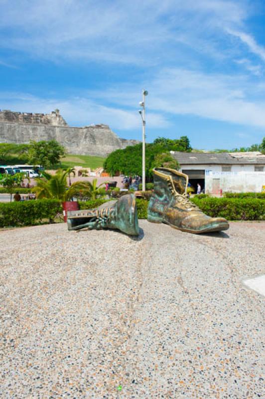 Monumento a los Zapatos Viejos, Cartagena, Bolivar...