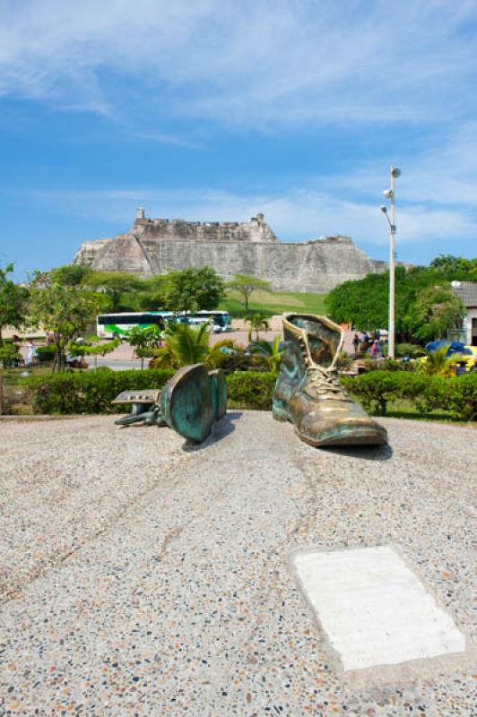 Monumento a los Zapatos Viejos, Cartagena, Bolivar...