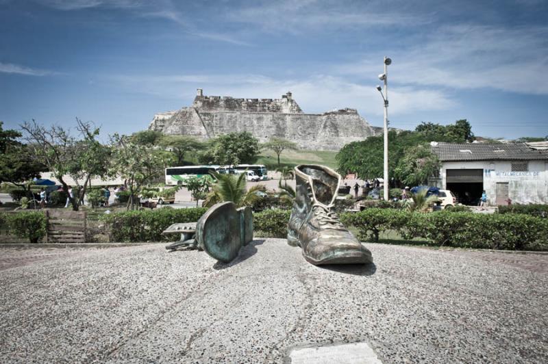 Monumento a los Zapatos Viejos, Cartagena, Bolivar...