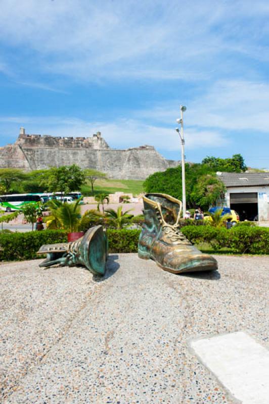 Monumento a los Zapatos Viejos, Cartagena, Bolivar...