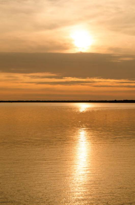 Atardece en Bahia de Cispata, San Antero, Cordoba,...