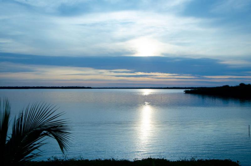 Amanecer en Bahia de Cispata, San Antero, Cordoba,...