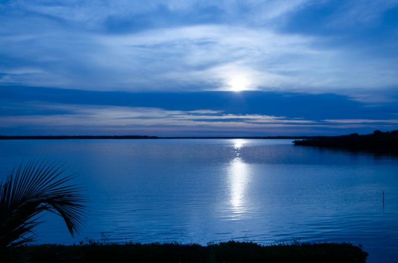 Amanecer en Bahia de Cispata, San Antero, Cordoba,...