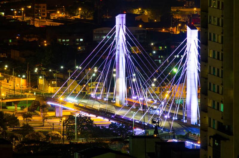 Puente de la Calle 4 Sur, Medellin, Antioquia, Col...