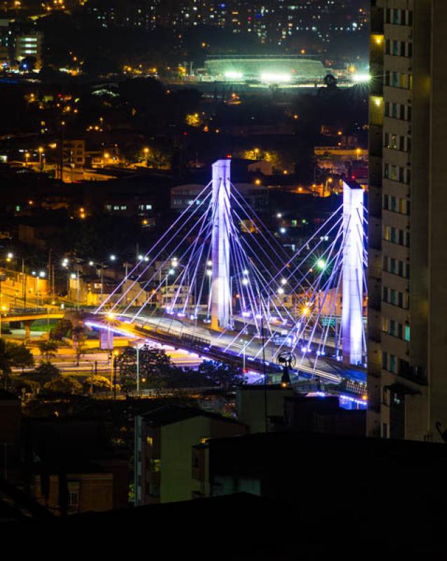 Puente de la Calle 4 Sur, Medellin, Antioquia, Col...