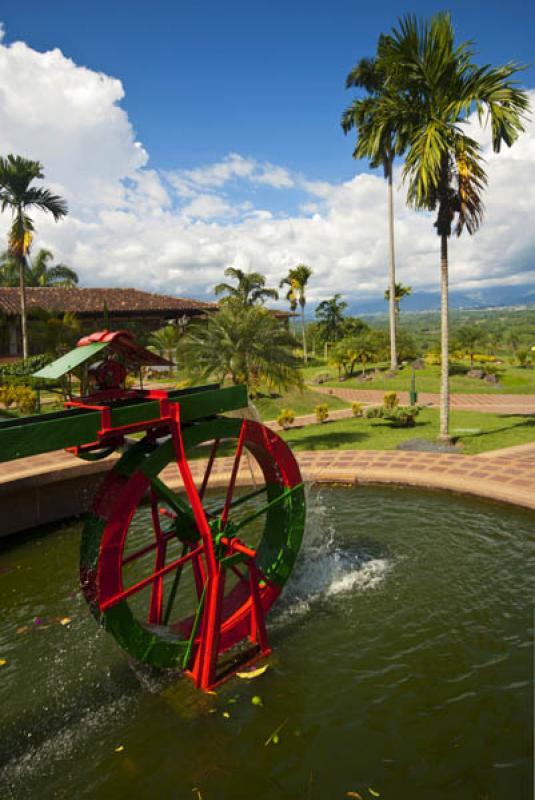 Pueblo Quindiano, Parque Nacional del Cafe, Monten...