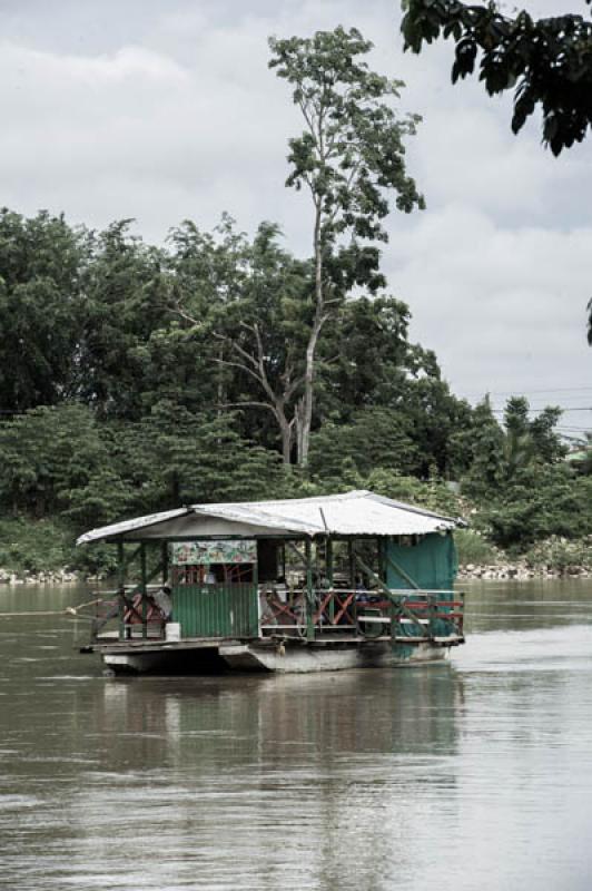 Planchon en el Rio Sinu, Monteria, Cordoba, Colomb...