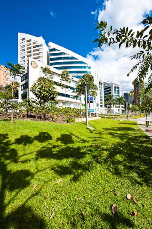 San Fernando Plaza, El Poblado, Medellin, Antioqui...