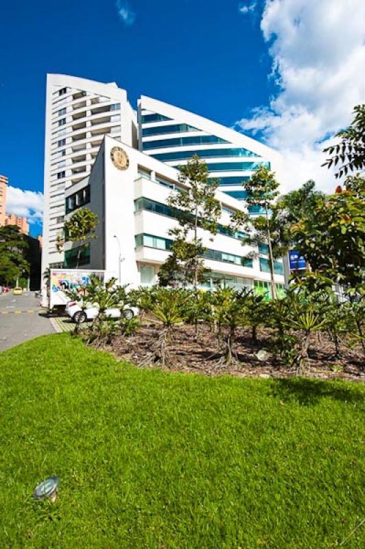 San Fernando Plaza, El Poblado, Medellin, Antioqui...