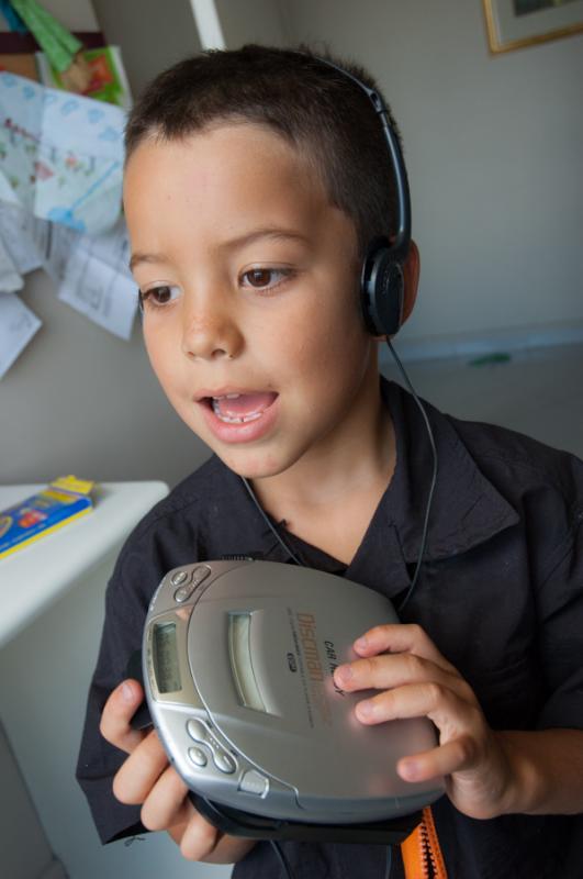 Niño Cantando