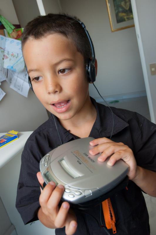 Niño Cantando