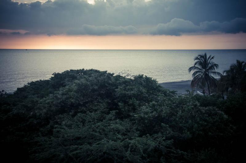 Atardecer en Bahia de Santa Marta, Santa Marta, Ma...