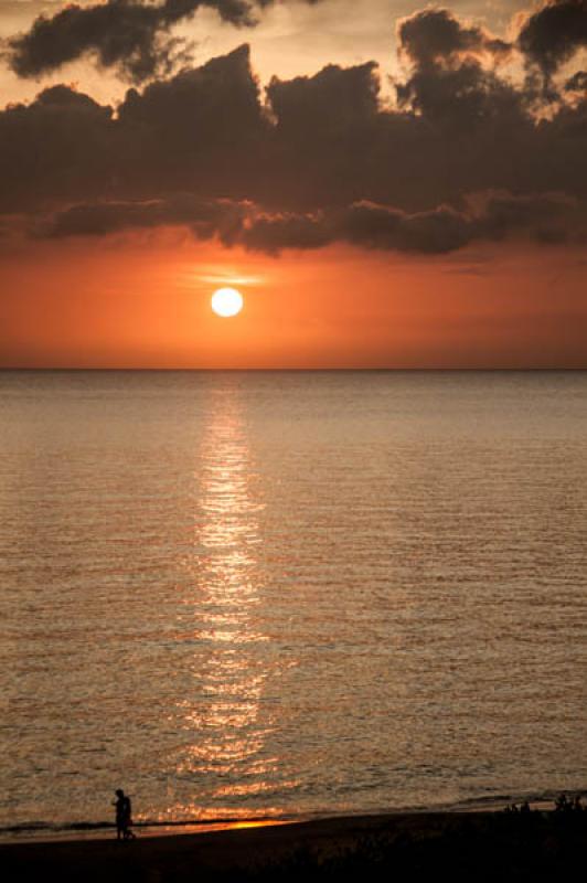 Atardecer en Bahia de Santa Marta, Santa Marta, Ma...