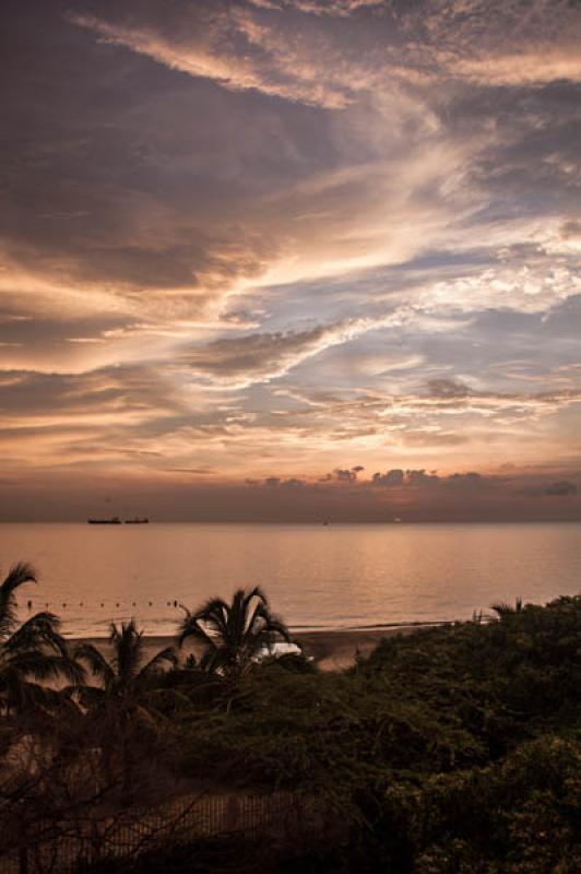 Atardecer en Bahia de Santa Marta, Santa Marta, Ma...