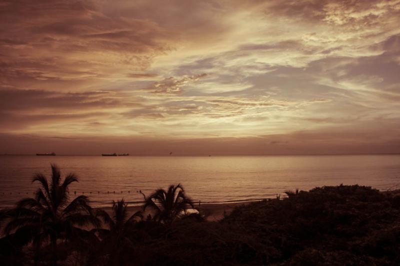 Atardecer en Bahia de Santa Marta, Santa Marta, Ma...