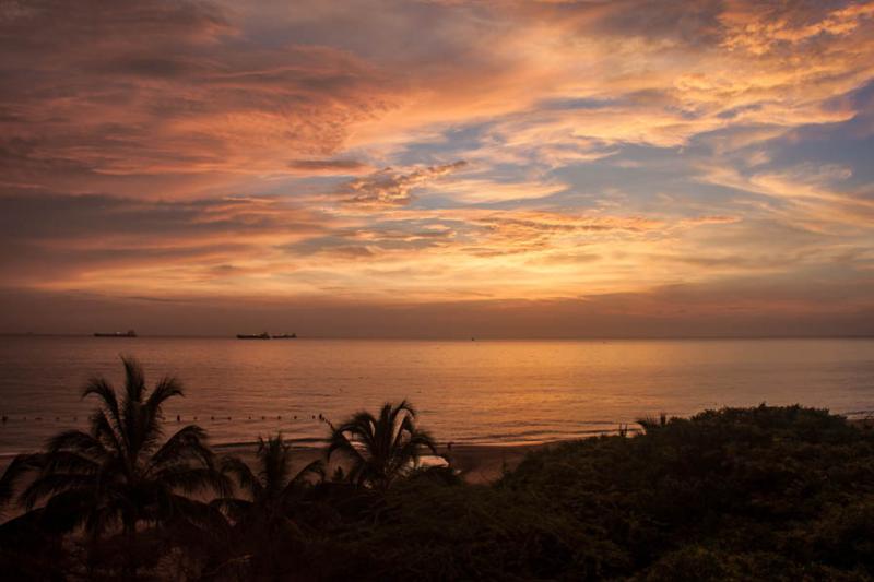 Atardecer en Bahia de Santa Marta, Santa Marta, Ma...